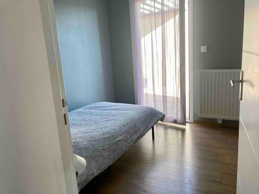 Апартаменты Quai Sud - Gare, 100 M2, Parking, Wifi, Superette, Lave Linge Анже Экстерьер фото