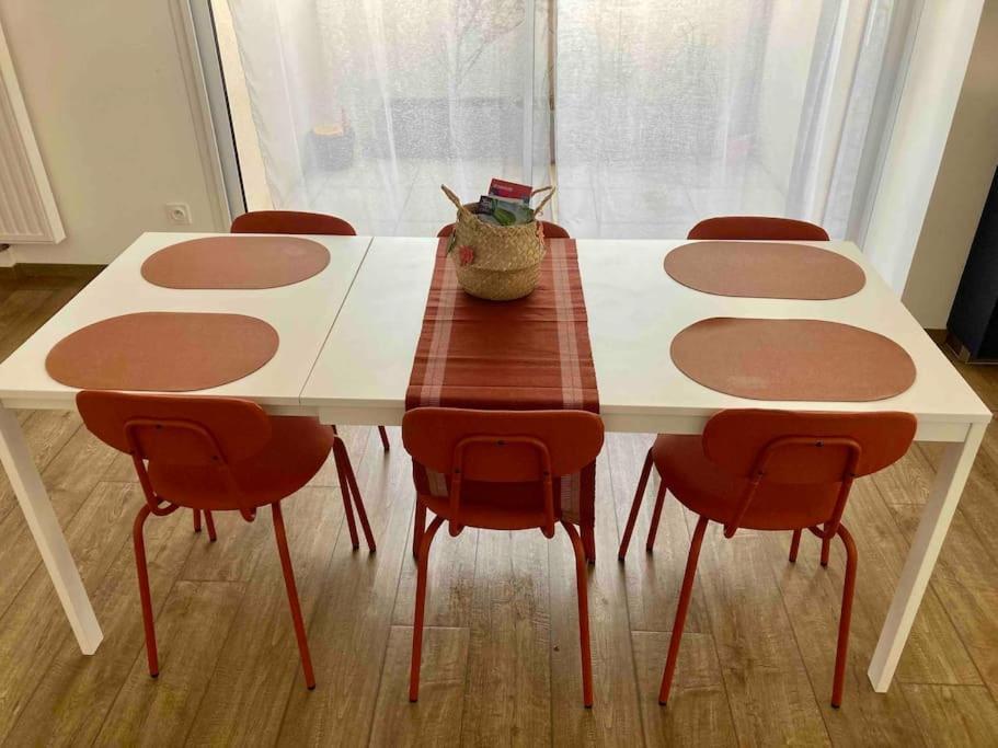 Апартаменты Quai Sud - Gare, 100 M2, Parking, Wifi, Superette, Lave Linge Анже Экстерьер фото